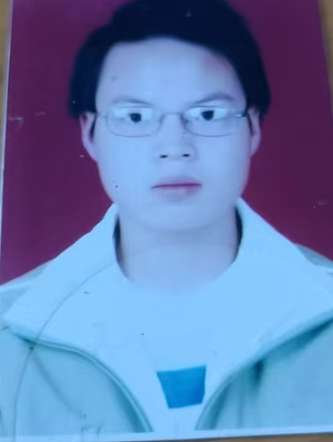 孩子回家吧！爸爸妈妈很想念你！ - 何强