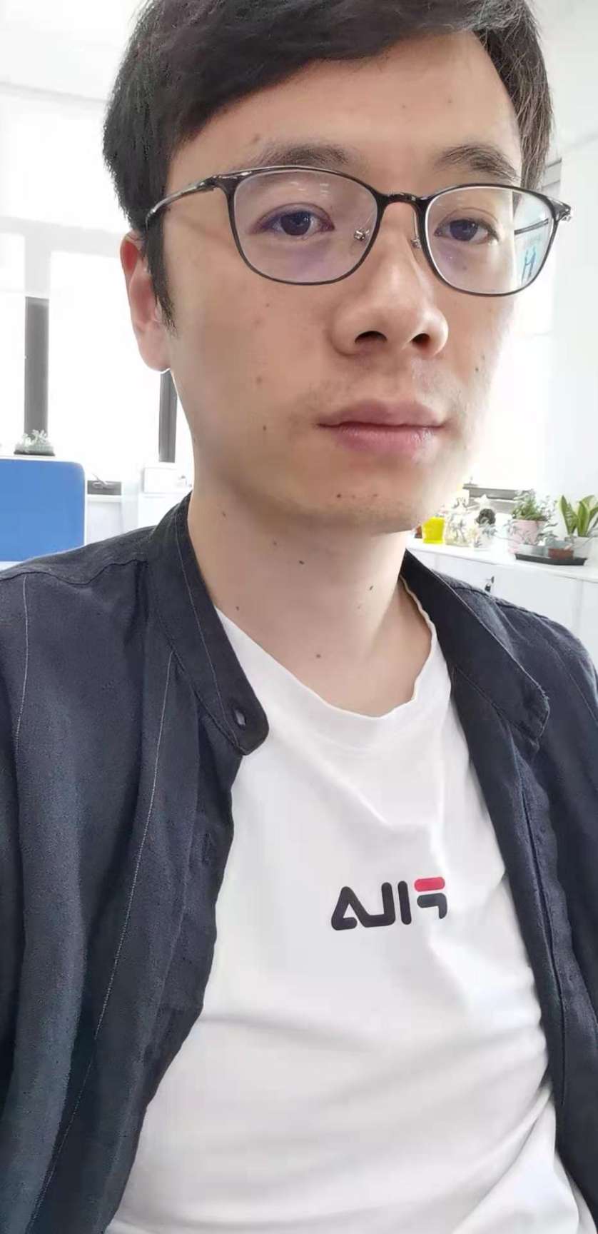 男朋友吵架失踪了 - 施兴龙