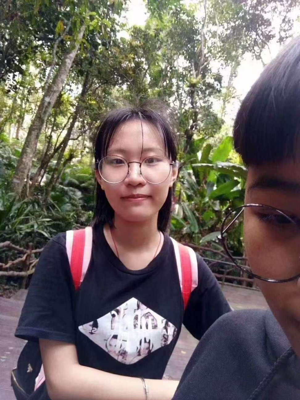 女儿！回家吧！父亲想你。 - 朱莉萍